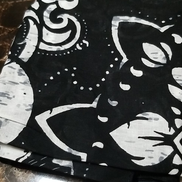 Bandana - Picture 1 of 2